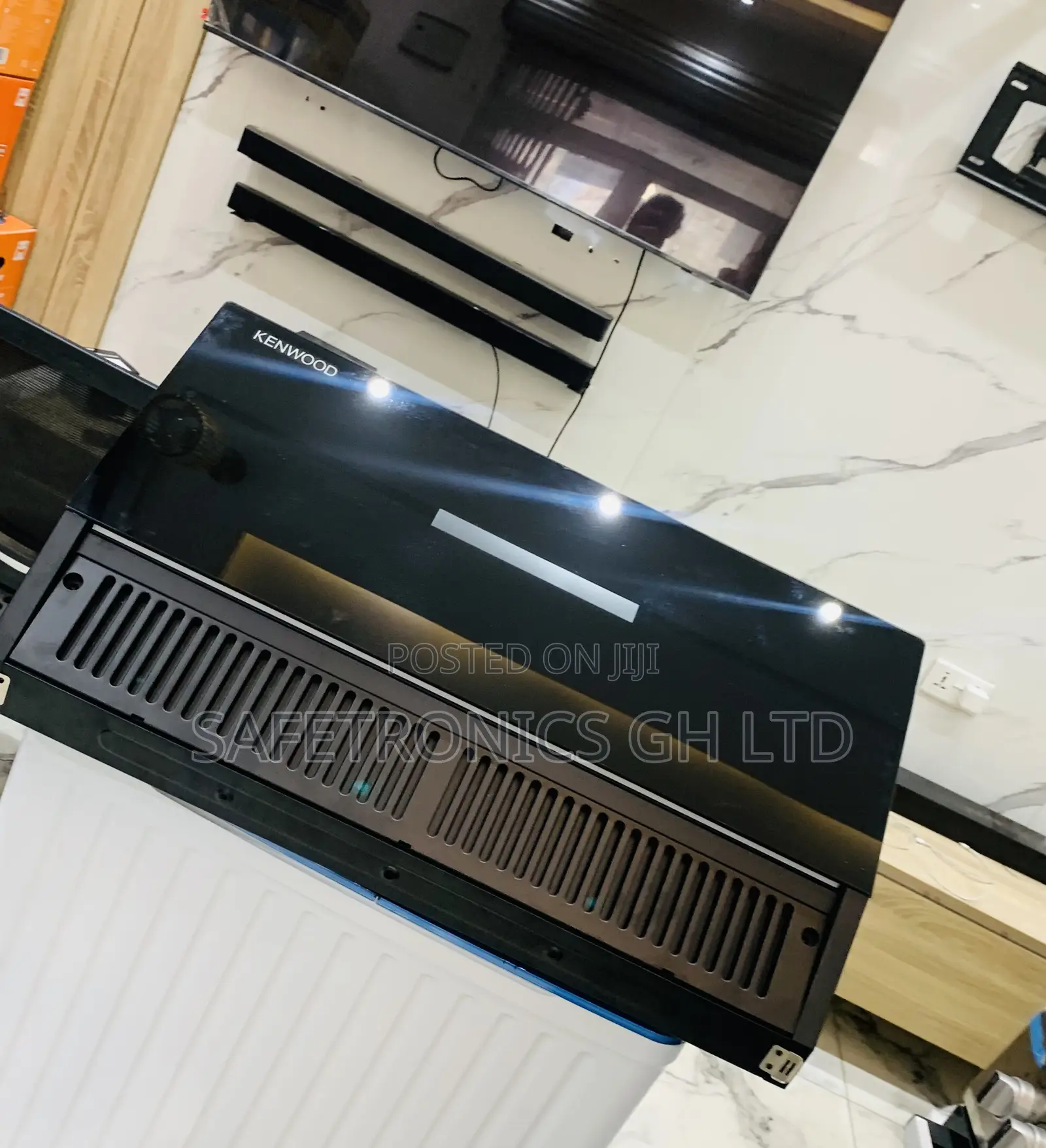 Grab Elegant Kenwood 90cm Mirror Black Finish Extractor
