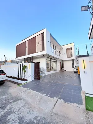 4bdrm House in Oyarifa, Ghana Flag for sale