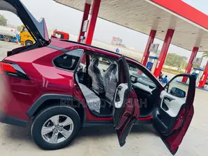Toyota RAV4 XLE 2022 Red