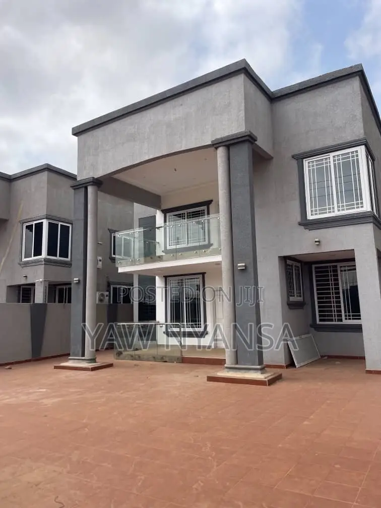 4bdrm Duplex in Bn Estate, East Legon for rent