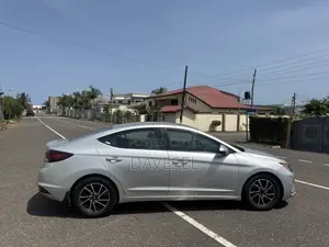 Hyundai Elantra 2019 Silver