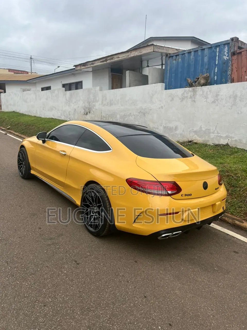 Mercedes-Benz C300 2016 Yellow