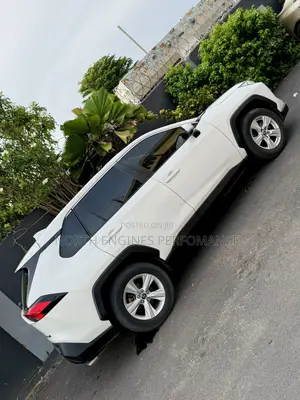 Toyota RAV4 XLE AWD 2020 White
