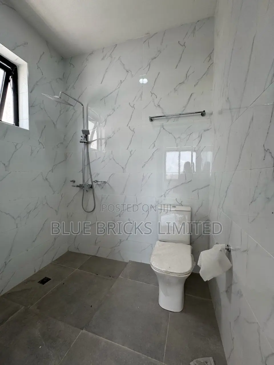 Furnished 4bdrm House in Manet for sale