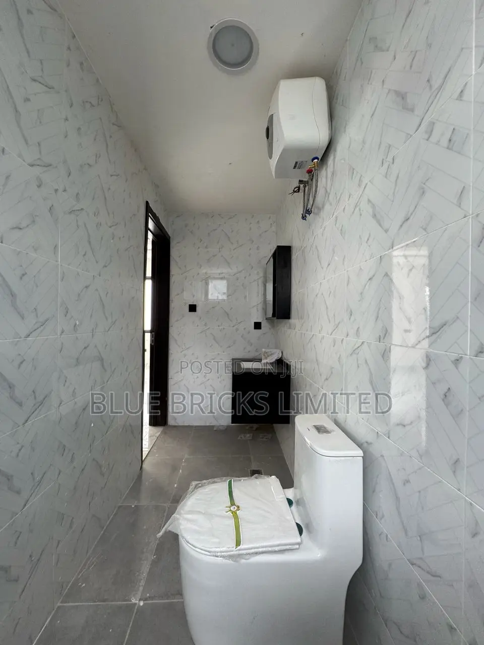 Furnished 4bdrm House in Manet for sale
