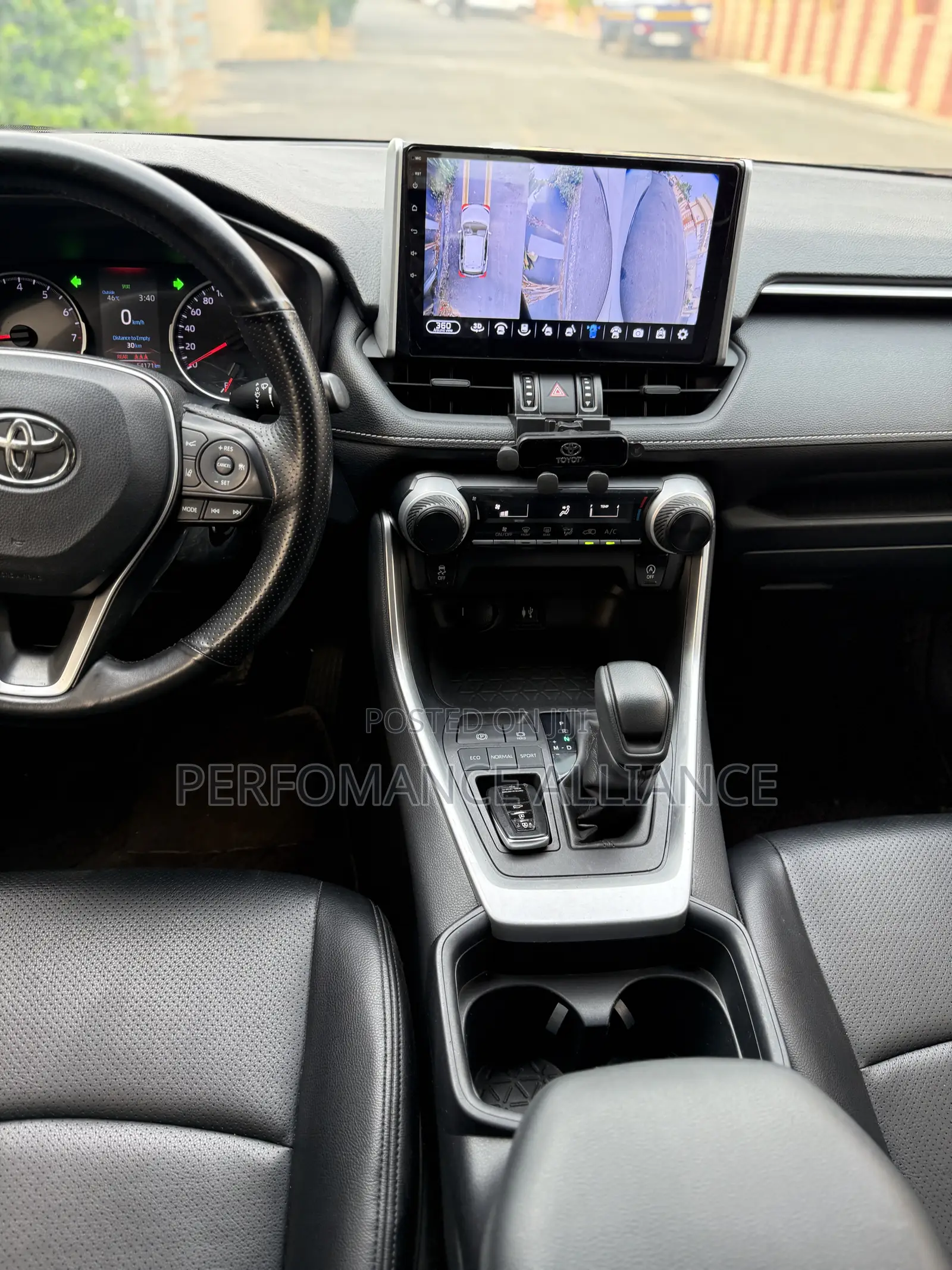 Toyota RAV4 XLE AWD 2020 White