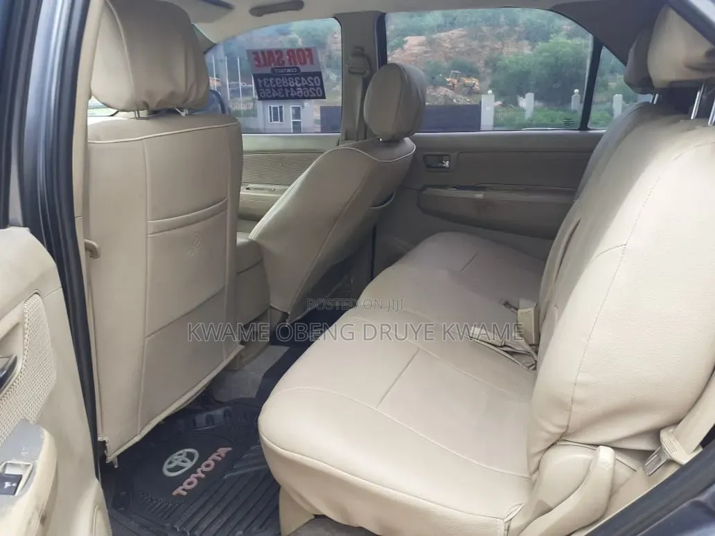 Toyota Fortuner 3.0 D AWD 2011 Gray