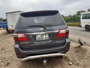Toyota Fortuner 3.0 D AWD 2011 Gray
