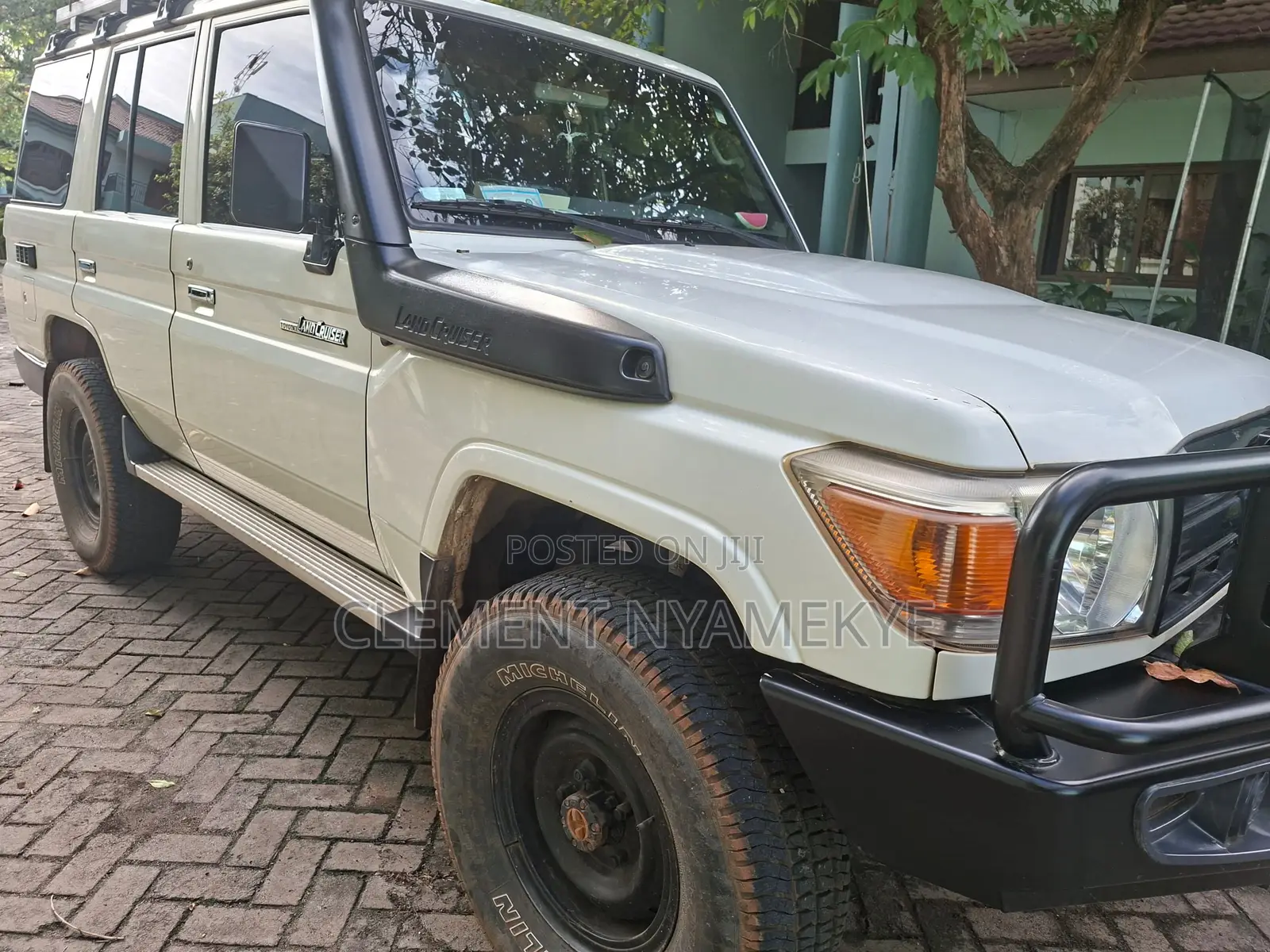 Toyota Land Cruiser 2013 Off white