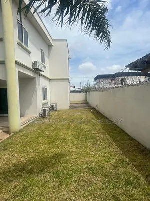 5bdrm House in Dzorwulu for sale