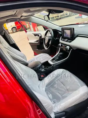 Toyota RAV4 XLE 2022 Red