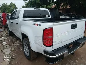 Chevrolet Colorado 2022 White