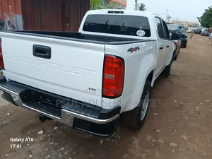 Chevrolet Colorado 2022 White