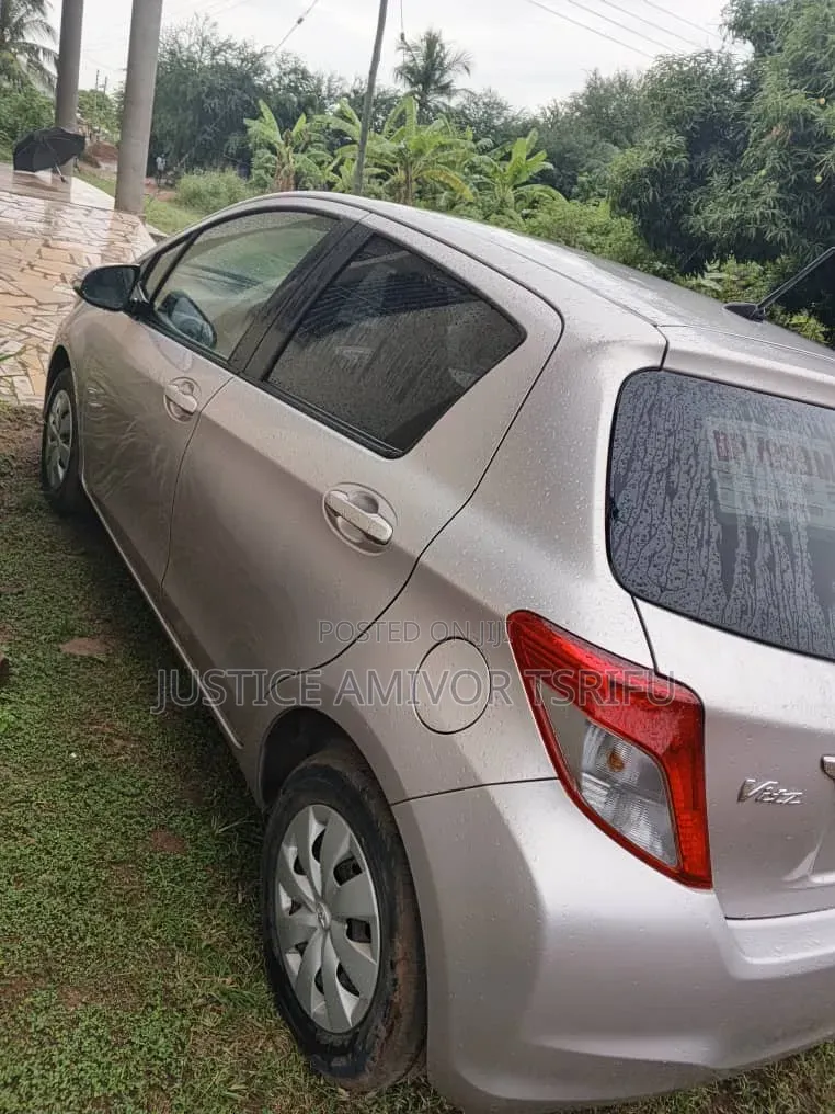 Toyota Vitz 2011