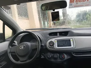 Toyota Vitz 2011