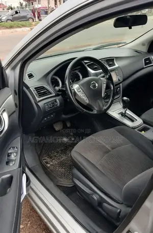 Nissan Versa 1.6 S Sedan 2012 Silver