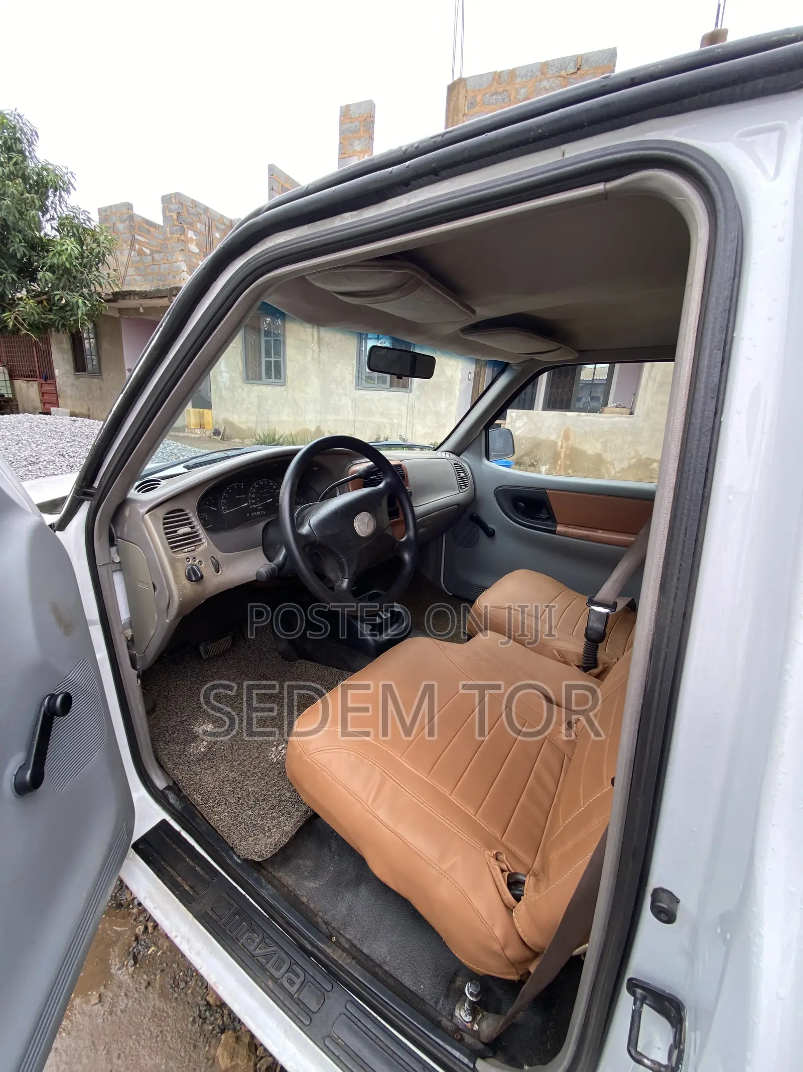 Mazda B 2002 White