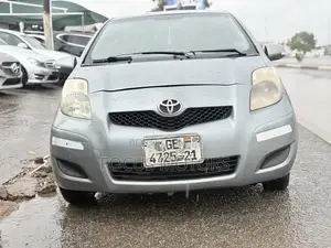 Toyota Vitz 2010 Gray