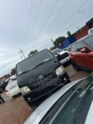 Toyota HiAce 2014 Black