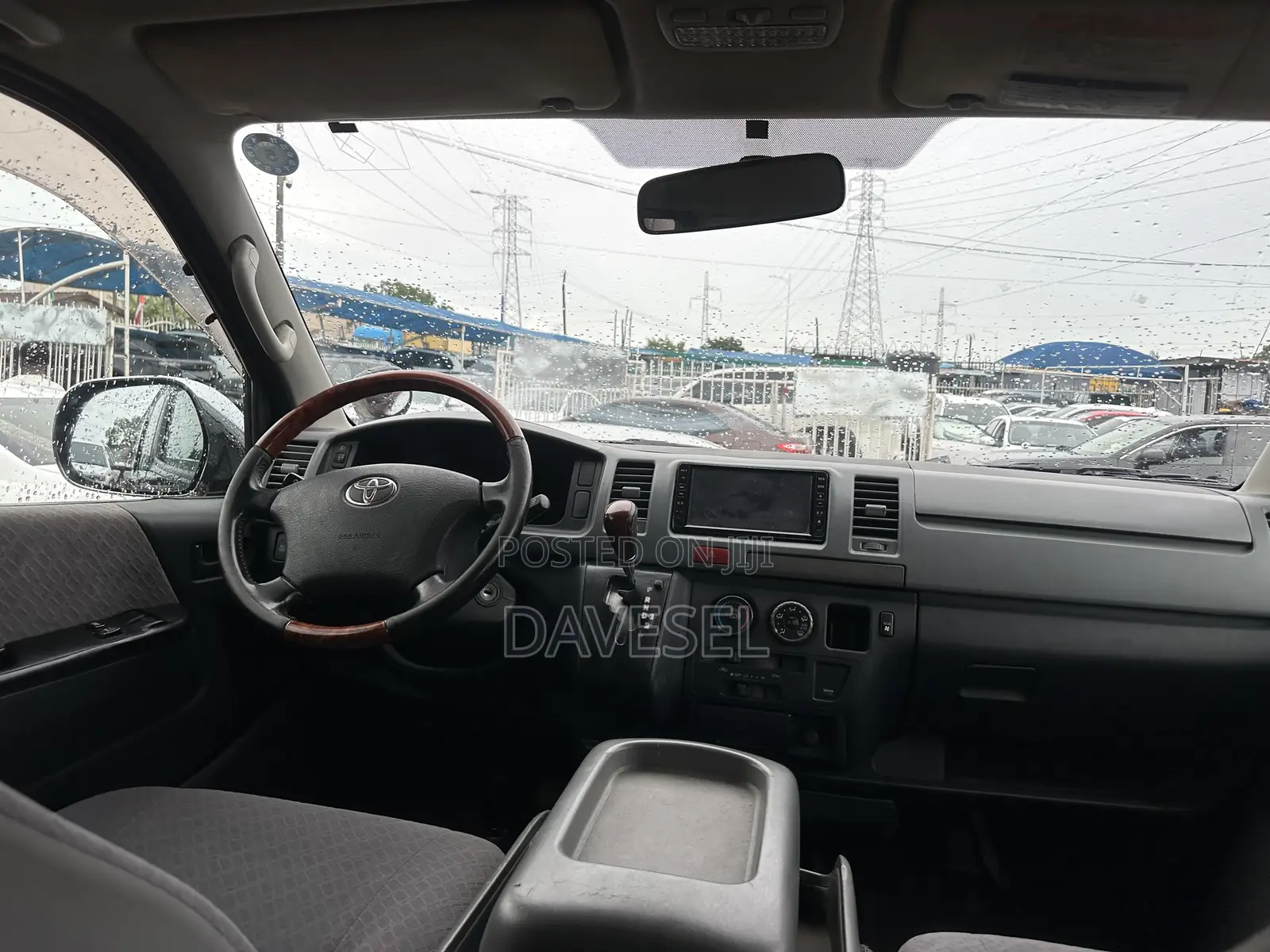 Toyota HiAce 2014 Black