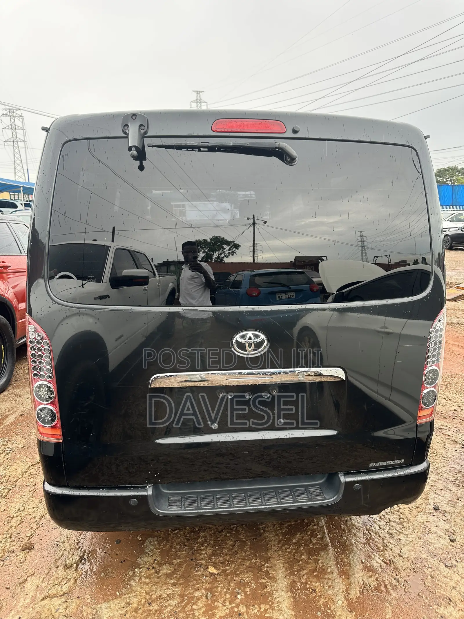 Toyota HiAce 2014 Black