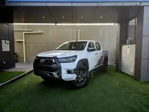 Toyota Hilux SR5 4x4 2019 White