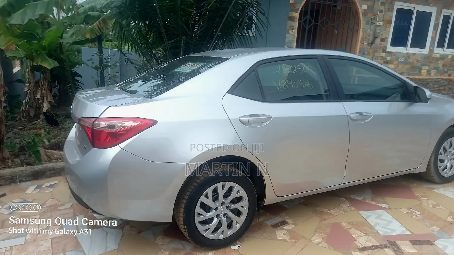 Toyota Corolla LE ECO 4dr Sedan (1.8L 4cyl CVT) 2017 Silver