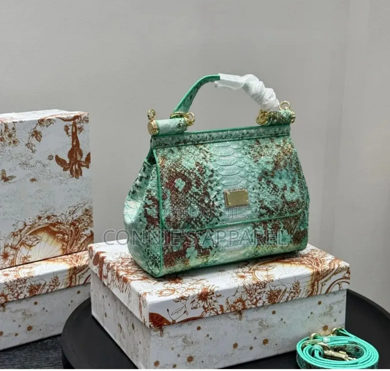 High Grade Ladies Handbags Medium and Small Size in Box