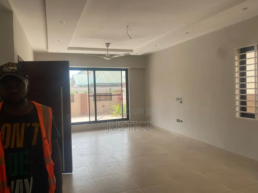 3bdrm Duplex in Ayi Mensah, Oyarifa Mall Area for rent