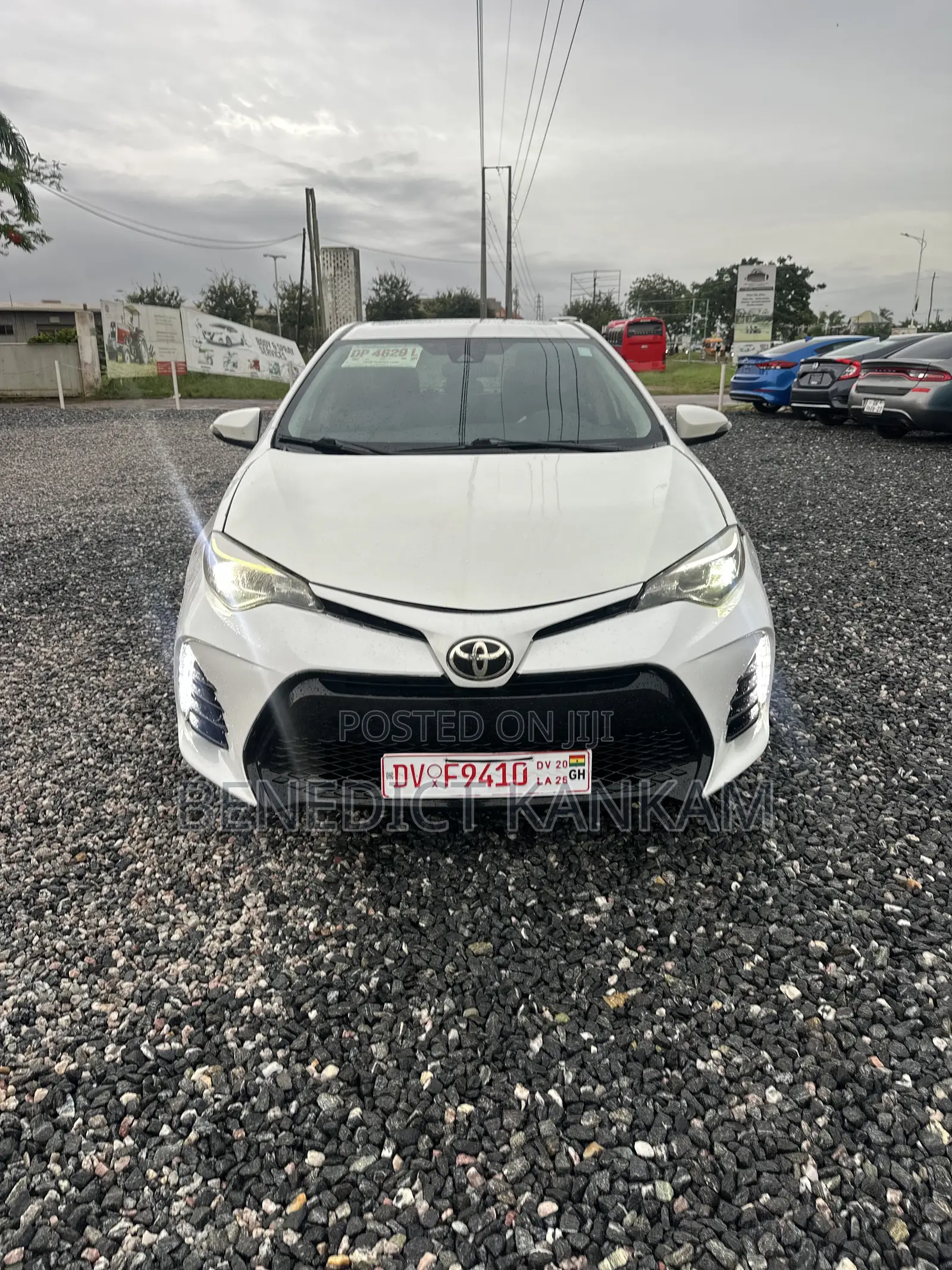 Toyota Corolla SE Special Edition 4dr Sedan (1.8L 4cyl CVT) 2017 White