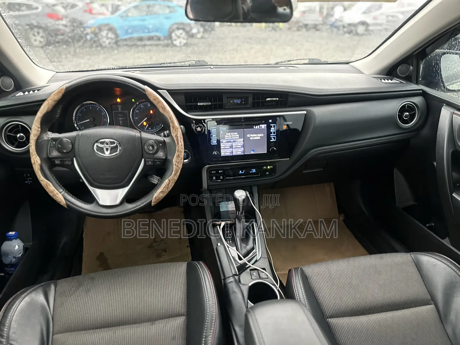 Toyota Corolla SE Special Edition 4dr Sedan (1.8L 4cyl CVT) 2017 White