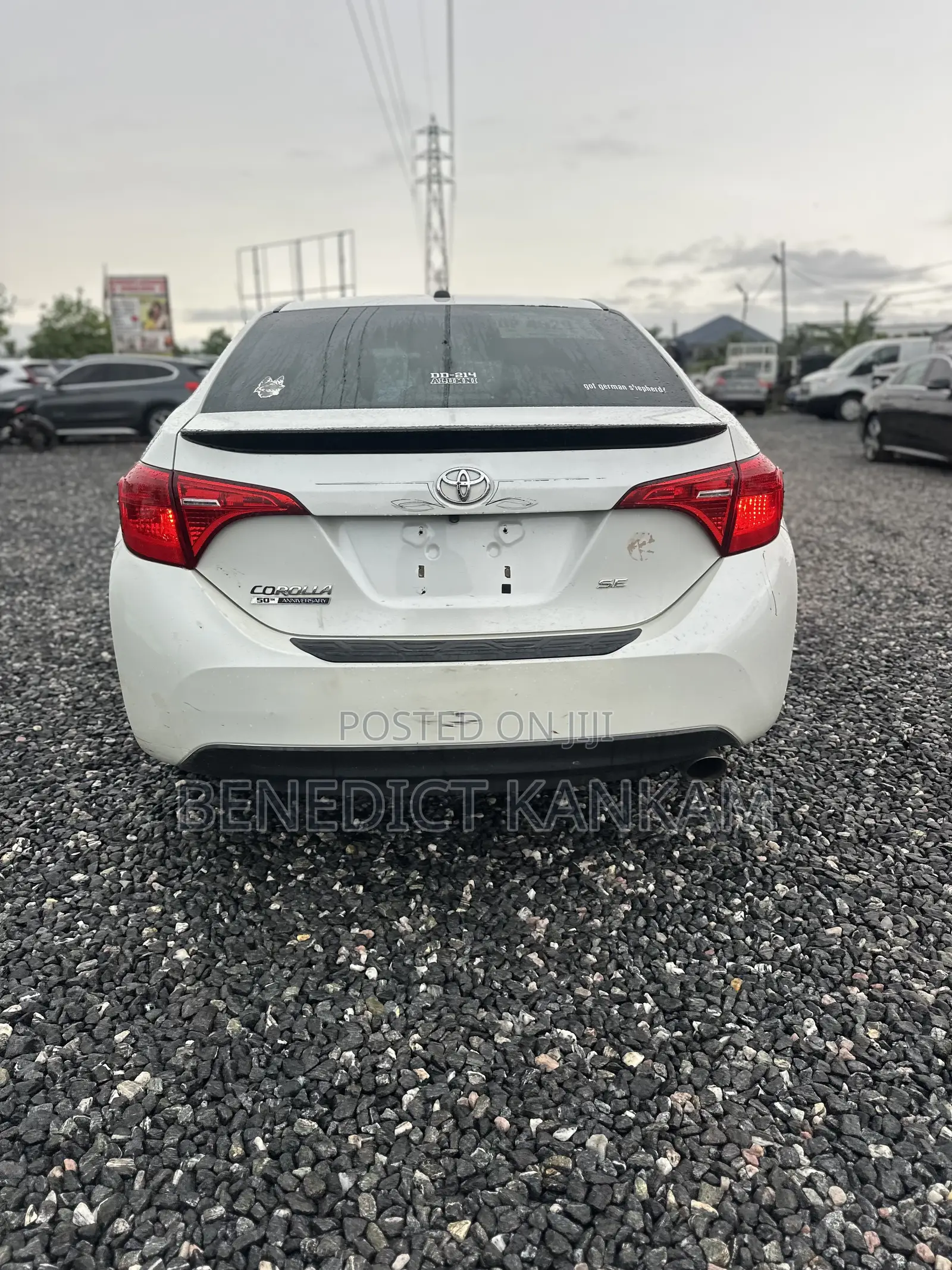 Toyota Corolla SE Special Edition 4dr Sedan (1.8L 4cyl CVT) 2017 White