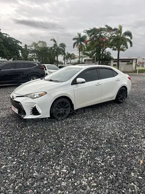 Toyota Corolla SE Special Edition 4dr Sedan (1.8L 4cyl CVT) 2017 White