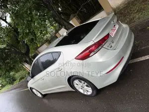 Hyundai Elantra ECO Sedan FWD (1.4L 4cyl 7A) 2017 Gray