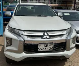 Mitsubishi L200 2023 White