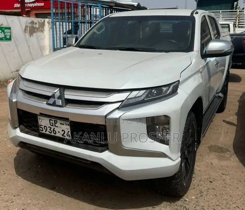 Mitsubishi L200 2023 White