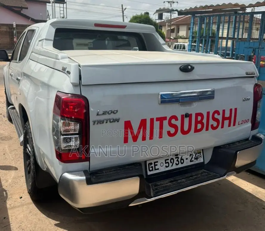 Mitsubishi L200 2023 White