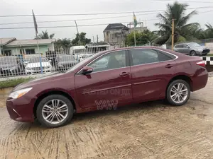 Toyota Camry SE 4dr Sedan (2.5L 4cyl 6A) 2016 Red