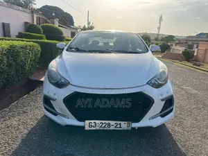 Hyundai Elantra GLS Sedan FWD (1.8L 4cyl 6A) 2013 White