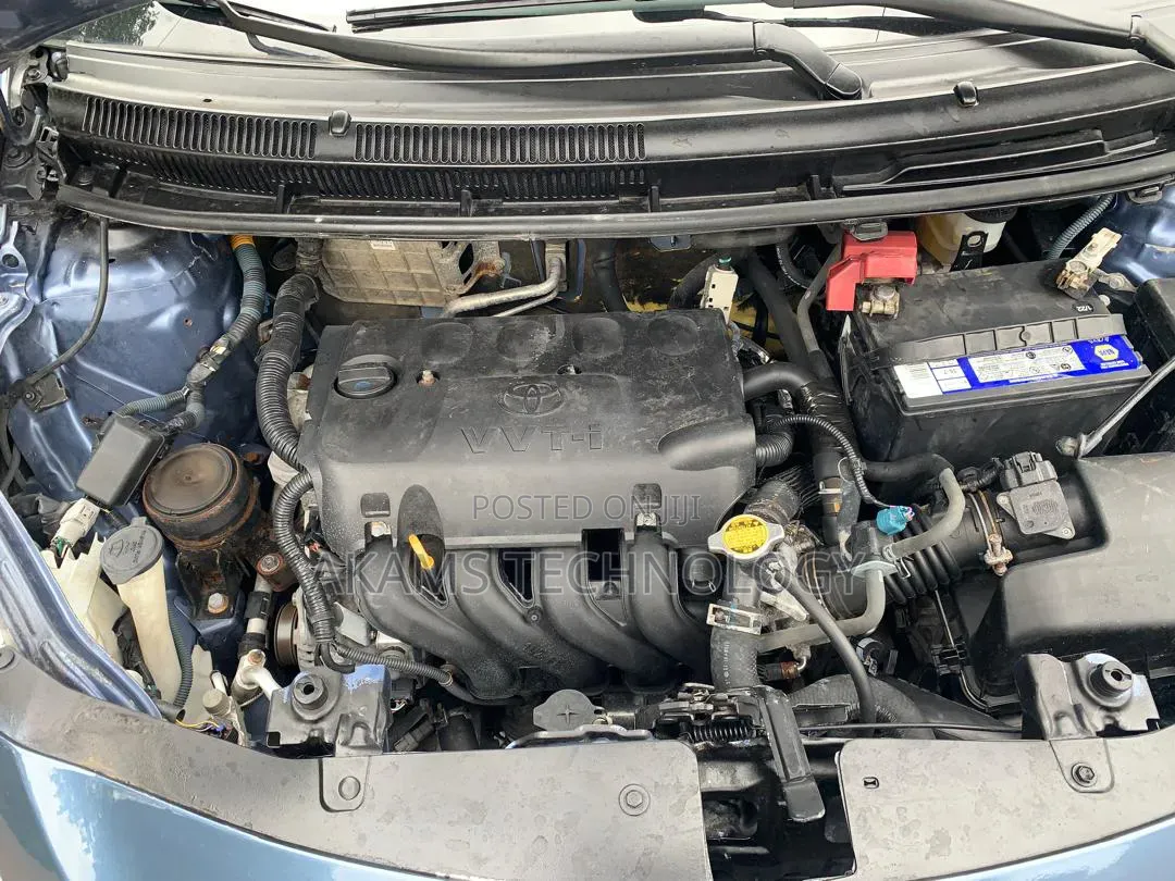 Toyota Yaris 2012 Gray