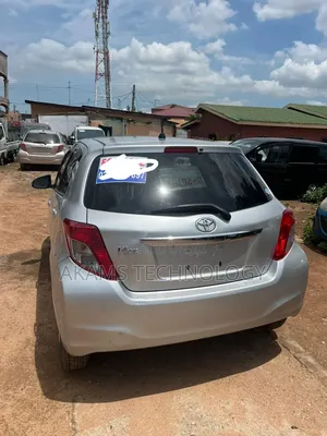 Toyota Vitz 2012 Silver