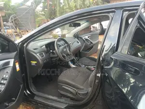 Hyundai Elantra 2015 Black