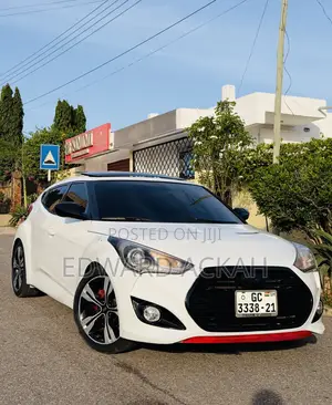 Hyundai Veloster 3dr Hatchback w/Red Interior (1.6L 4cyl 6AM) 2014