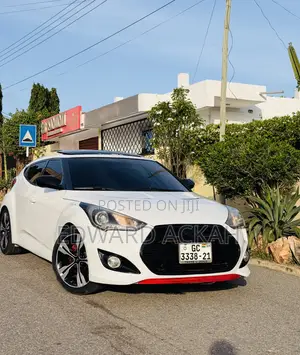 Hyundai Veloster 3dr Hatchback w/Red Interior (1.6L 4cyl 6AM) 2014