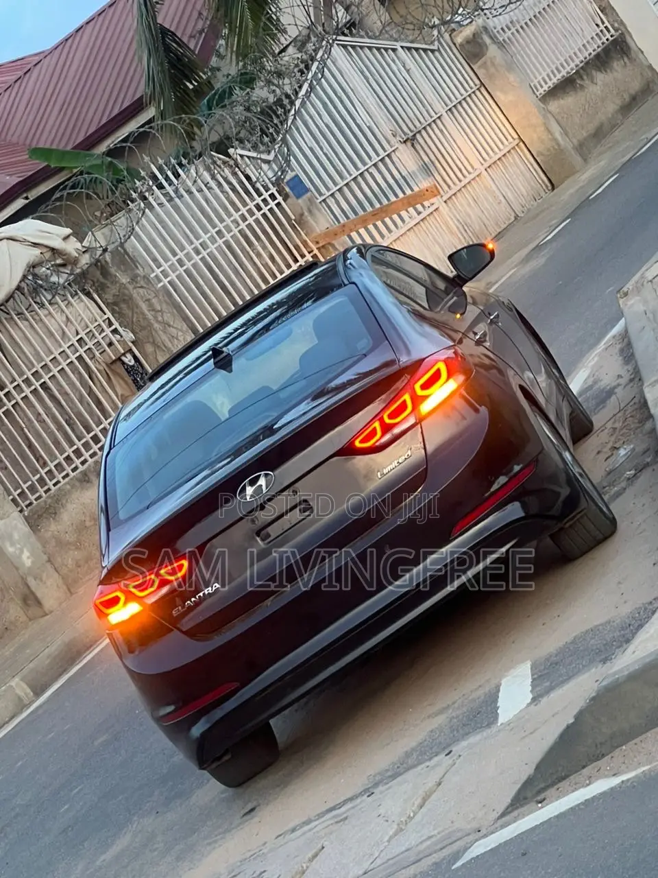 Hyundai Elantra Value Edition Sedan FWD (2.0L 4cyl 6A) 2017 Black