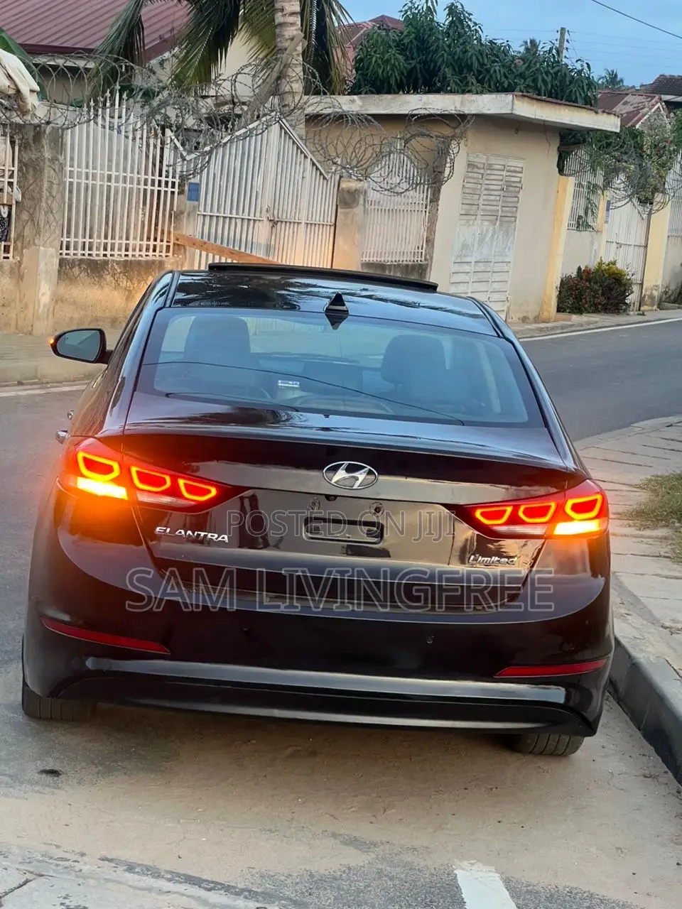 Hyundai Elantra Value Edition Sedan FWD (2.0L 4cyl 6A) 2017 Black