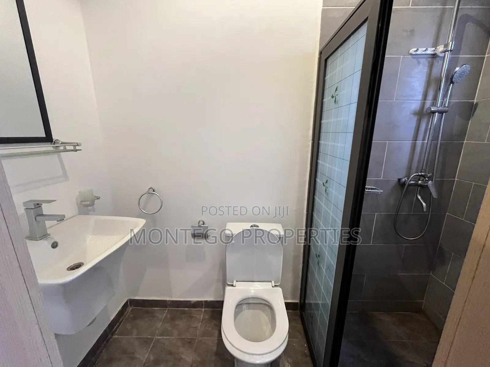 2bdrm House in Adjiringanor, School Junction for rent