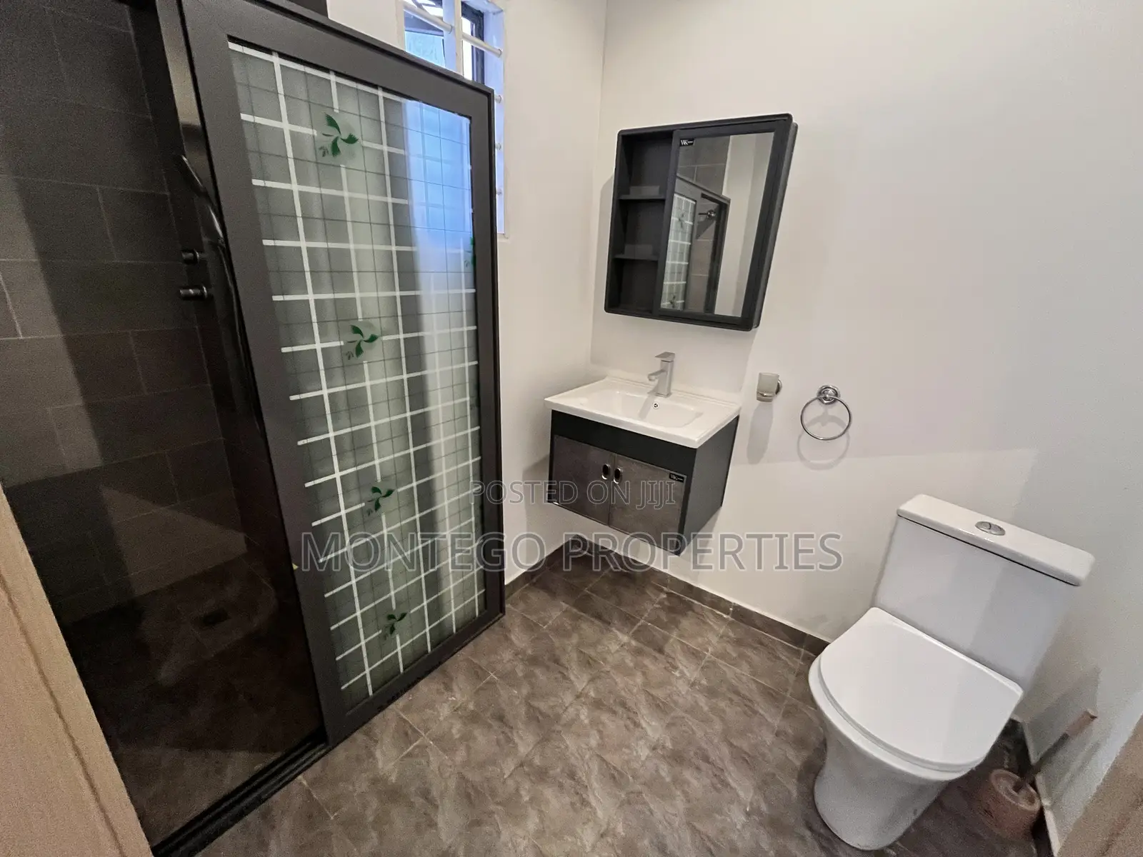 2bdrm House in Adjiringanor, School Junction for rent