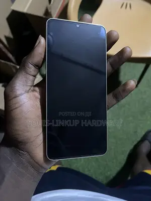New Samsung Galaxy A06 64 GB Gold