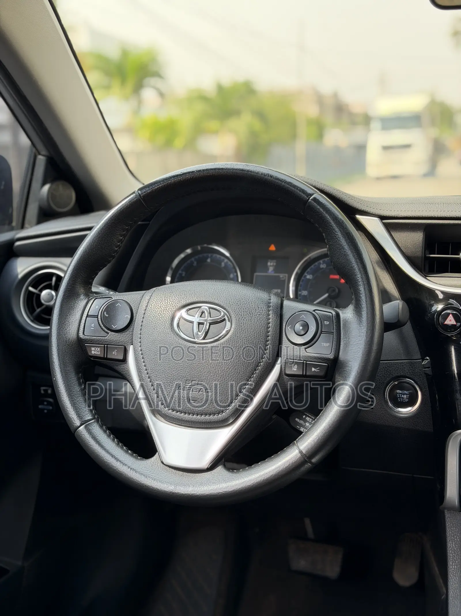 Toyota Corolla SE Special Edition 4dr Sedan (1.8L 4cyl CVT) 2017 Gray
